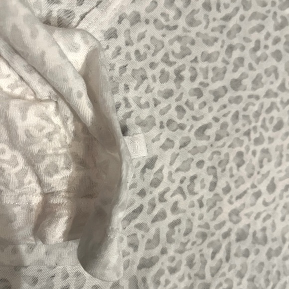 SOLD Lululemon Timeless Classic Tank in Polar Shift Veil White Size 10 - Picture 7 of 7